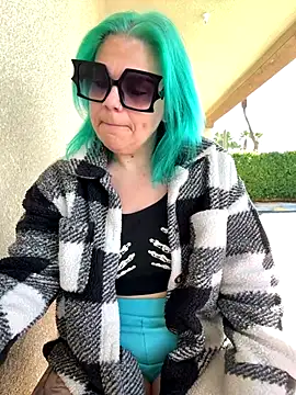 CherryBombBomb online show from October 2025 04:40:01 PM