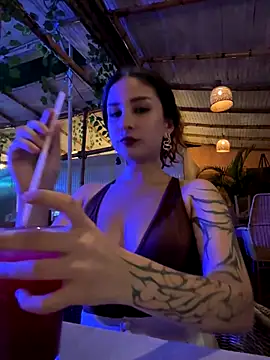 Snapshot of Mon_Cherry chatting on November 2025 01:05:02 AM Mon Cherry online show from November 2025 01:05:02 AM