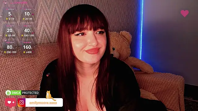 Snapshot of emilymoore__ chatting on December 2024 12:44:01 AM emilymoore online show from December 2024 12:44:01 AM