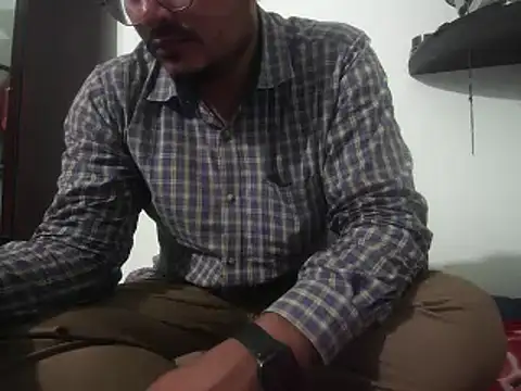 naughtymike0007 online show from October 2025 02:43:02 PM