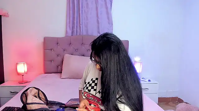 Latinabombsheell online show from September 2025 05:56:01 AM