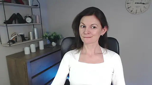 VivianWILD online show from February 2025 10:41:01 AM