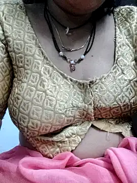 Snapshot of Januhot18 chatting on December 2024 07:00:02 PM Januhot18 online show from December 2024 07:00:02 PM