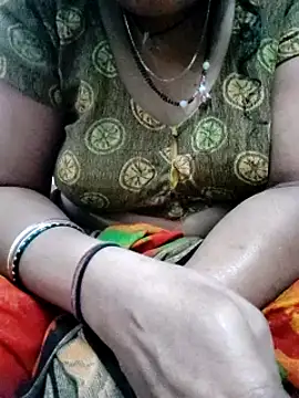 Snapshot of Januhot18 chatting on January 2025 04:04:01 AM Januhot18 online show from January 2025 04:04:01 AM