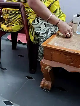 Snapshot of Januhot18 chatting on January 2025 03:44:02 AM Januhot18 online show from January 2025 03:44:02 AM