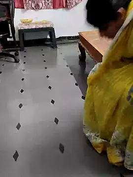 Snapshot of Januhot18 chatting on February 2025 03:53:02 PM Januhot18 online show from February 2025 03:53:02 PM