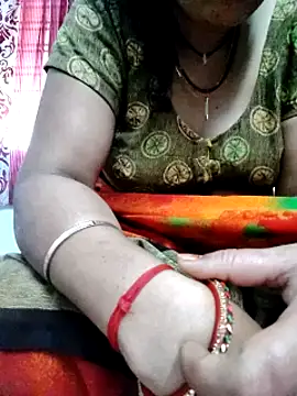 Snapshot of Januhot18 chatting on February 2025 07:44:01 AM Januhot18 online show from February 2025 07:44:01 AM