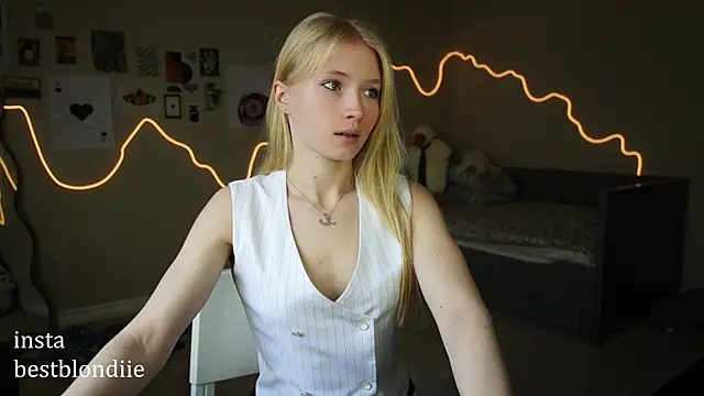 bestblonde online show from March 2025 05:50:02 PM