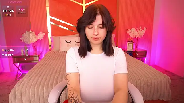 Miki Kivi online show from October 2025 12:14:01 AM