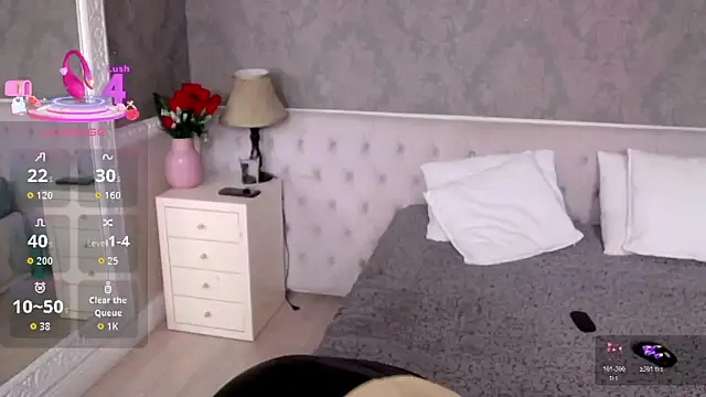 Snapshot of ElenaJuarez chatting on November 2025 02:18:01 PM ElenaJuarez online show from November 2025 02:18:01 PM