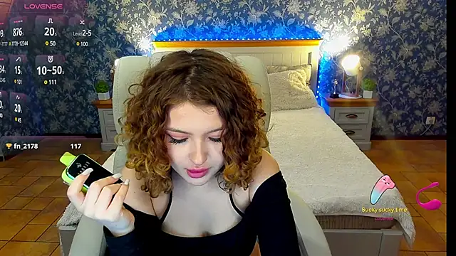 YesPussyClover online show from January 2025 11:02:02 AM