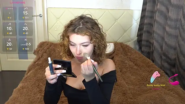 YesPussyClover online show from September 2025 02:05:02 PM