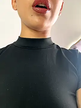 Snapshot of Nikothyna chatting on October 2025 07:22:02 PM Nikothyna online show from October 2025 07:22:02 PM