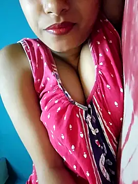 Snapshot of sexyindi_couple chatting on November 2025 01:23:01 PM sexyindi couple online show from November 2025 01:23:01 PM