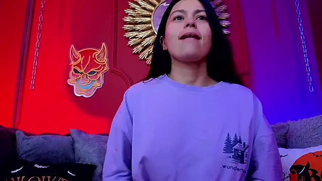 Snapshot of Julieta_Russell chatting on October 2025 12:05:01 PM Julieta Russell online show from October 2025 12:05:01 PM