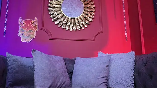 Snapshot of Julieta_Russell chatting on November 2025 12:27:02 PM Julieta Russell online show from November 2025 12:27:02 PM