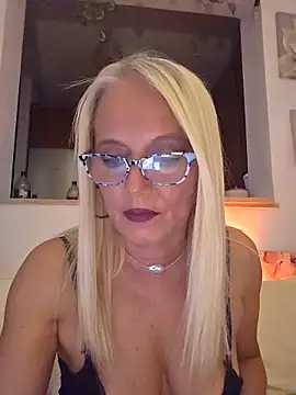 Snapshot of kikkastar chatting on October 2025 08:04:01 PM kikkastar online show from October 2025 08:04:01 PM