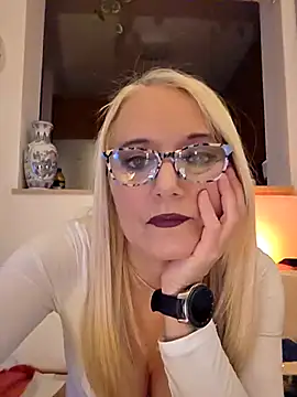 Snapshot of kikkastar chatting on December 2025 08:50:02 PM kikkastar online show from December 2025 08:50:02 PM