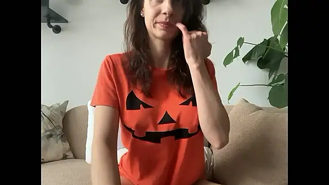 Snapshot of Mary_Wet chatting on October 2025 11:57:02 AM Mary Wet online show from October 2025 11:57:02 AM