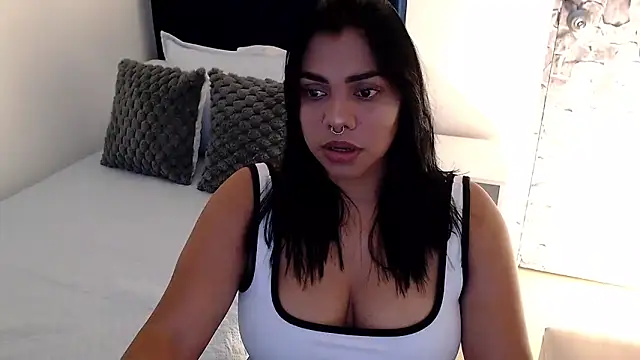 angela santana  online show from September 2025 06:35:01 PM