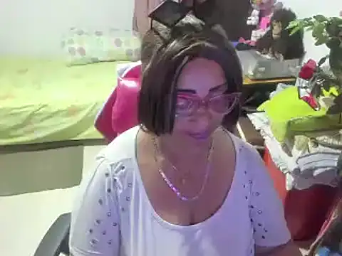 Mrs mommy  online show from December 2024 09:33:02 PM