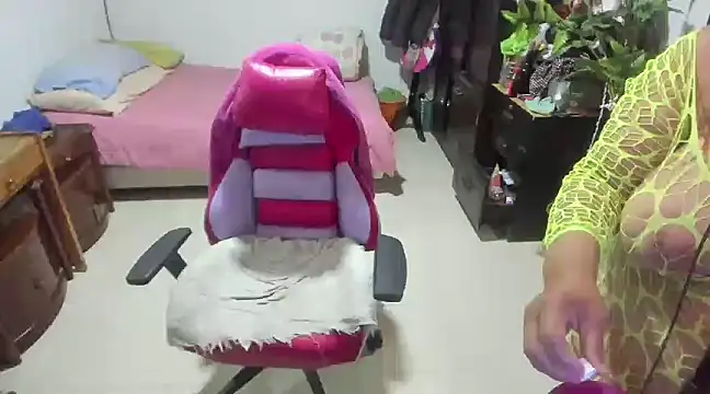 Mrs mommy  online show from January 2025 11:44:02 PM
