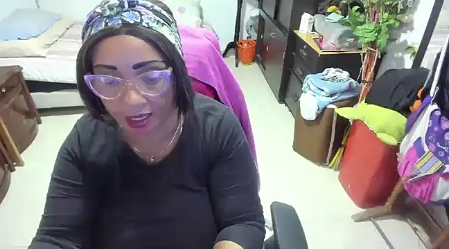 Mrs mommy  online show from January 2025 08:14:02 PM