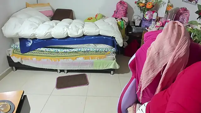 Mrs mommy  online show from October 2025 09:32:02 PM