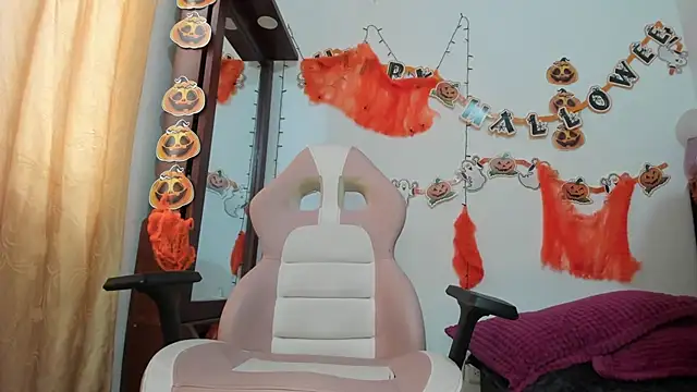 jessica hot 28 online show from October 2025 06:19:01 PM