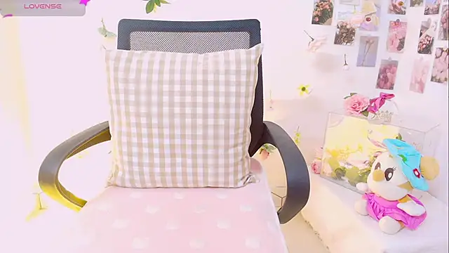 Snapshot of Embez-Damdang chatting on December 2024 03:33:02 PM Embez-Damdang online show from December 2024 03:33:02 PM