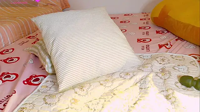 Snapshot of Embez-Damdang chatting on February 2025 06:48:01 PM Embez-Damdang online show from February 2025 06:48:01 PM