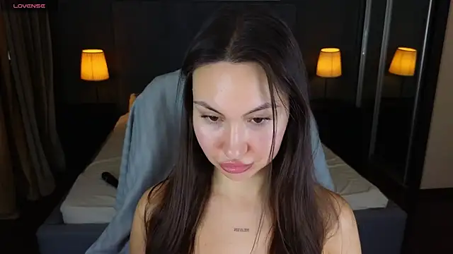 GIGI BENNET online show from December 2024 03:36:01 PM