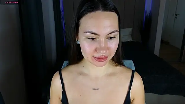 GIGI BENNET online show from December 2024 03:50:02 PM