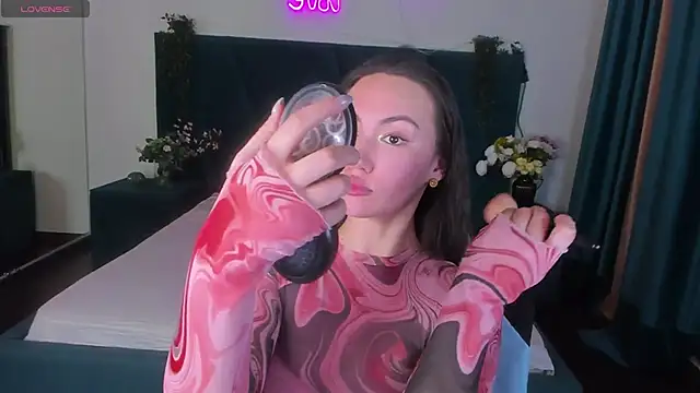 GIGI BENNET online show from January 2025 03:53:02 PM