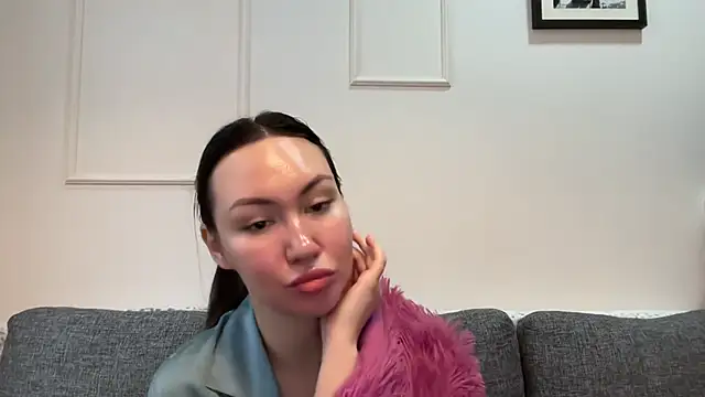 GIGI BENNET online show from March 2025 08:10:02 AM