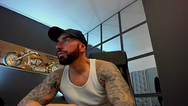 Snapshot of AronGrant chatting on December 2024 11:49:02 AM AronGrant online show from December 2024 11:49:02 AM