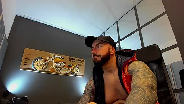 Snapshot of AronGrant chatting on January 2025 09:07:01 AM AronGrant online show from January 2025 09:07:01 AM