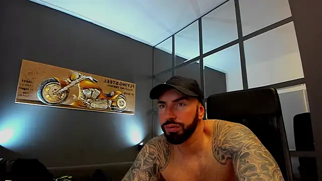 Snapshot of AronGrant chatting on January 2025 12:04:02 PM AronGrant online show from January 2025 12:04:02 PM