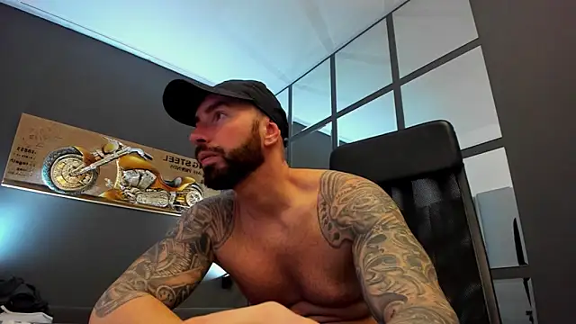 Snapshot of AronGrant chatting on January 2025 09:40:02 AM AronGrant online show from January 2025 09:40:02 AM