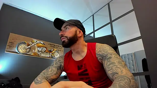 Snapshot of AronGrant chatting on January 2025 09:08:01 AM AronGrant online show from January 2025 09:08:01 AM