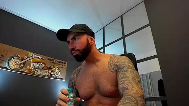 Snapshot of AronGrant chatting on January 2025 09:28:01 AM AronGrant online show from January 2025 09:28:01 AM