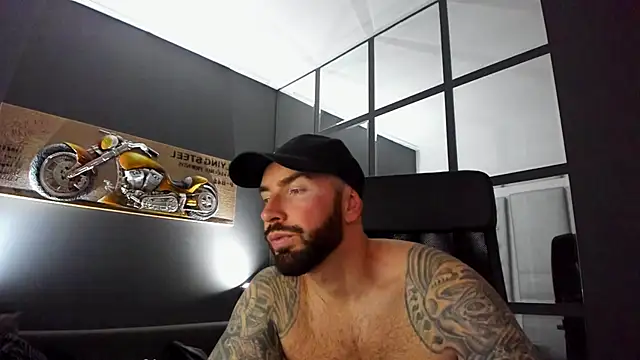 Snapshot of AronGrant chatting on February 2025 12:02:02 PM AronGrant online show from February 2025 12:02:02 PM