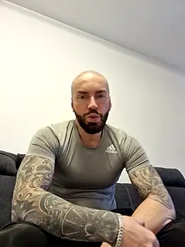 Snapshot of AronGrant chatting on February 2025 11:47:02 AM AronGrant online show from February 2025 11:47:02 AM