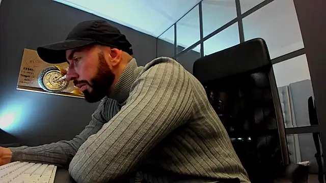 Snapshot of AronGrant chatting on February 2025 08:47:02 AM AronGrant online show from February 2025 08:47:02 AM