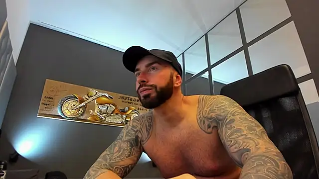 Snapshot of AronGrant chatting on February 2025 12:45:02 PM AronGrant online show from February 2025 12:45:02 PM