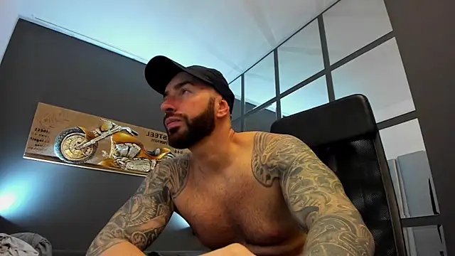 Snapshot of AronGrant chatting on February 2025 08:53:02 AM AronGrant online show from February 2025 08:53:02 AM