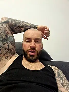 Snapshot of AronGrant chatting on March 2025 03:27:01 PM AronGrant online show from March 2025 03:27:01 PM