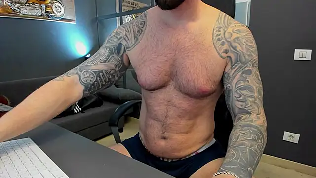 Snapshot of AronGrant chatting on March 2025 09:11:01 AM AronGrant online show from March 2025 09:11:01 AM