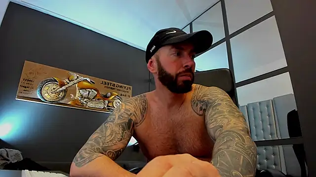 Snapshot of AronGrant chatting on March 2025 12:16:01 PM AronGrant online show from March 2025 12:16:01 PM