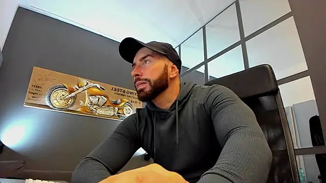 Snapshot of AronGrant chatting on March 2025 07:53:02 AM AronGrant online show from March 2025 07:53:02 AM